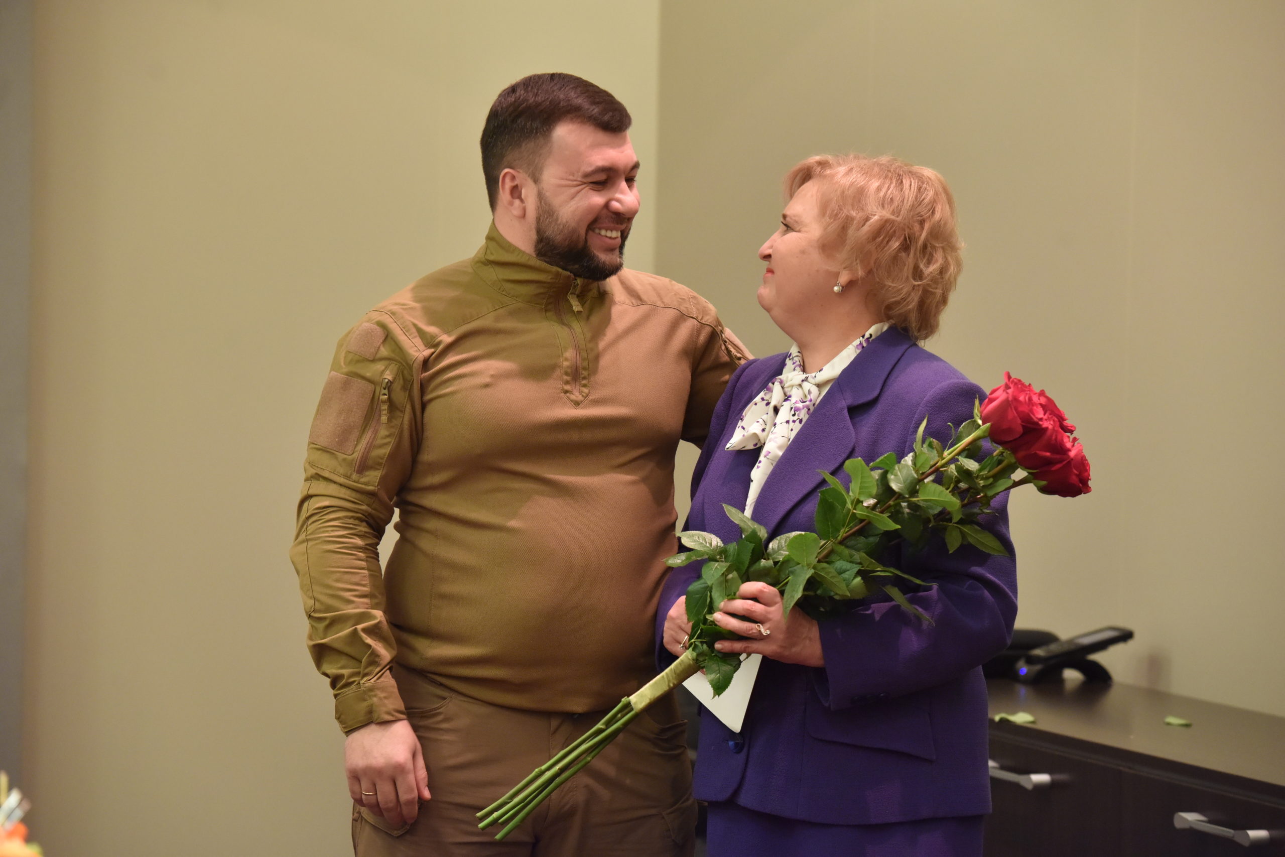 Глава ДНР Денис Пушилин поздравил ректора ДонГУ Светлану Беспалову с юбилеем