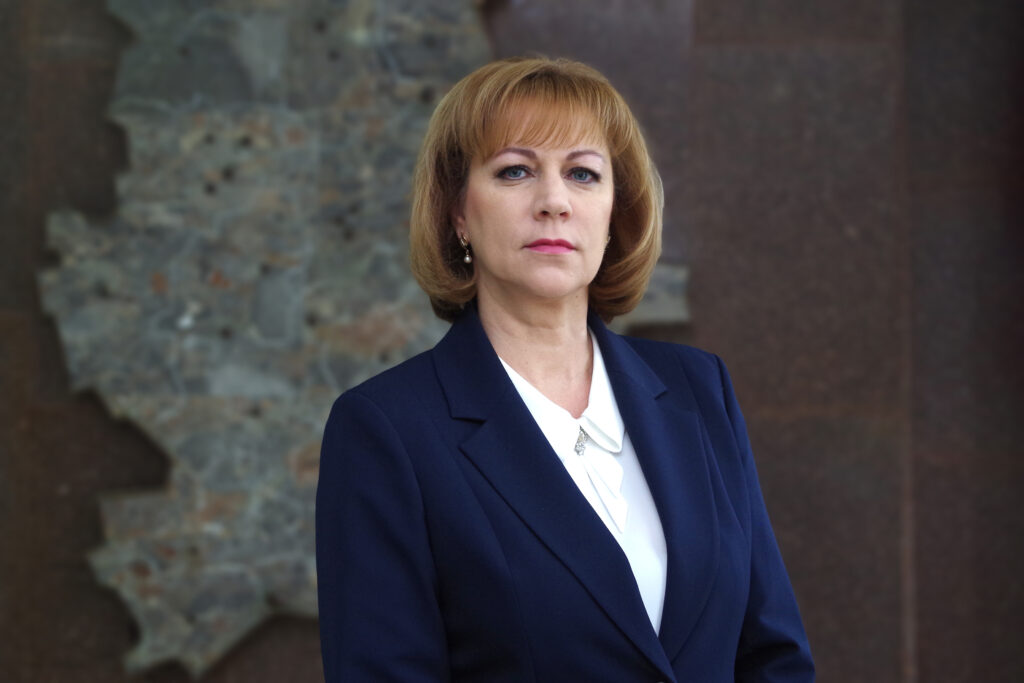 Заместитель Председателя Правительства ДНР поздравила ректора ДонГУ Светлану Беспалову с юбилеем