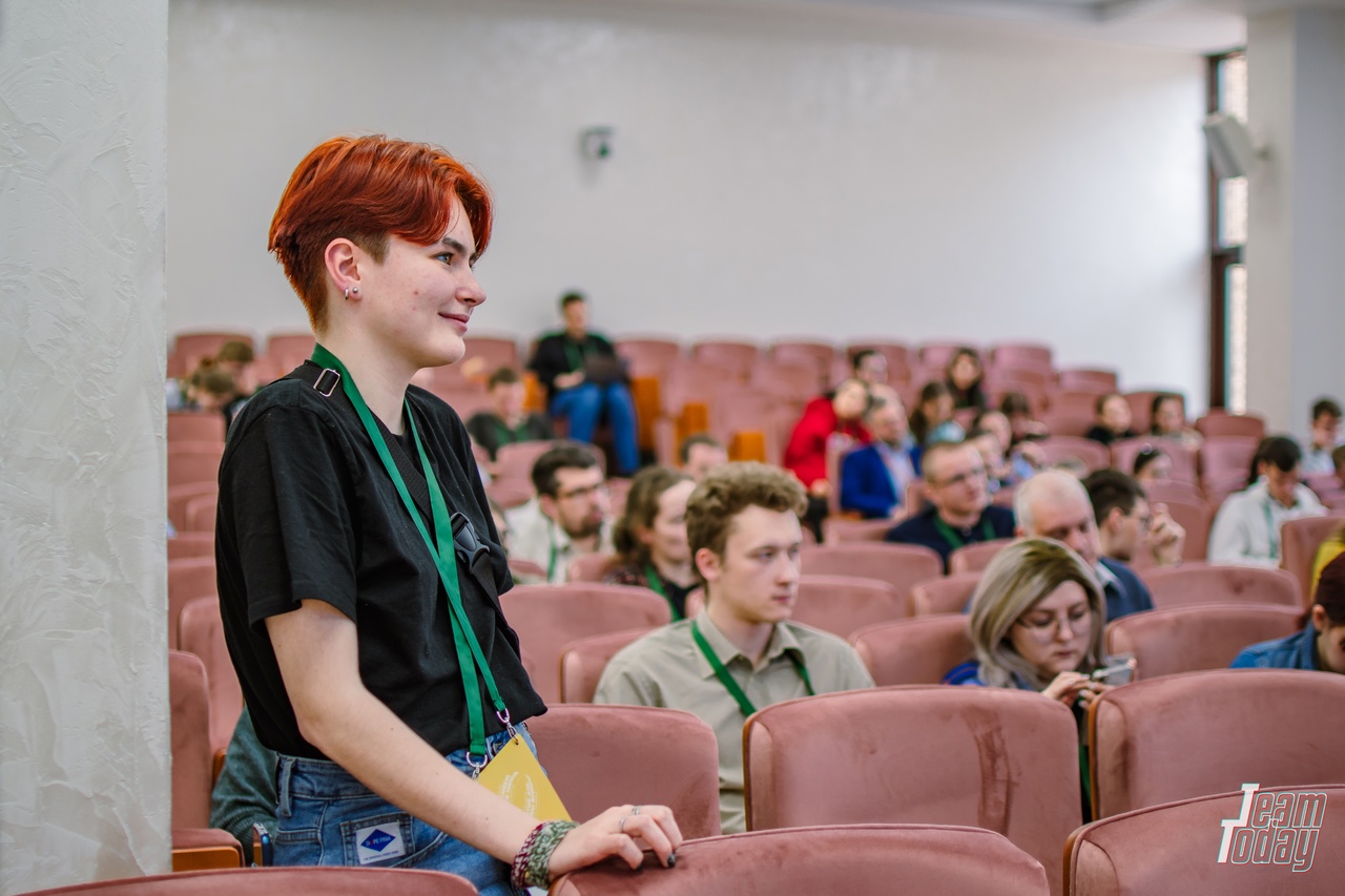 Студентка биологического факультета ДонГУ стала участницей форума «Развитие АПК. Вызовы времени»