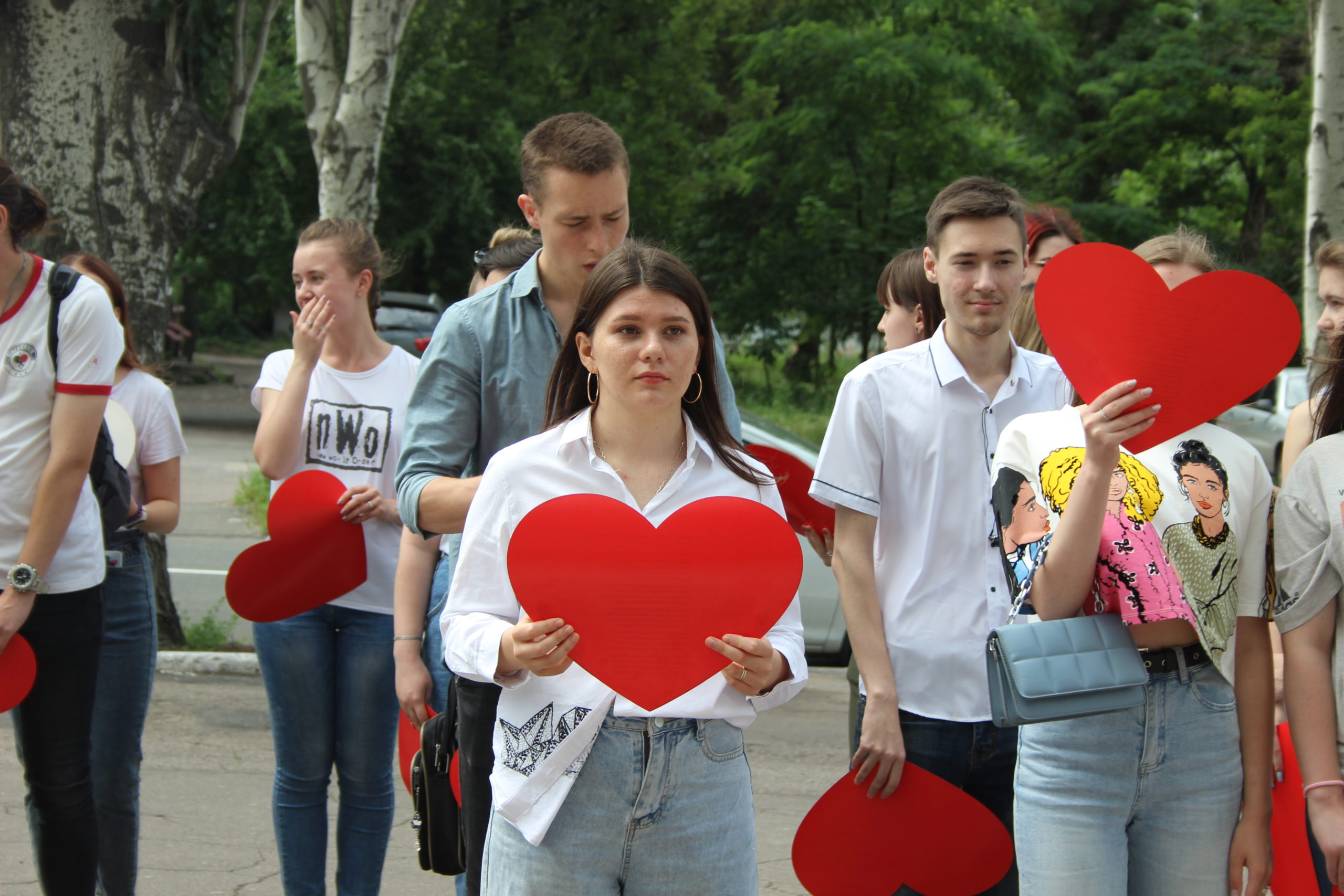 Студенты ДонНУ провели флешмоб, посвященный Дню молодежи