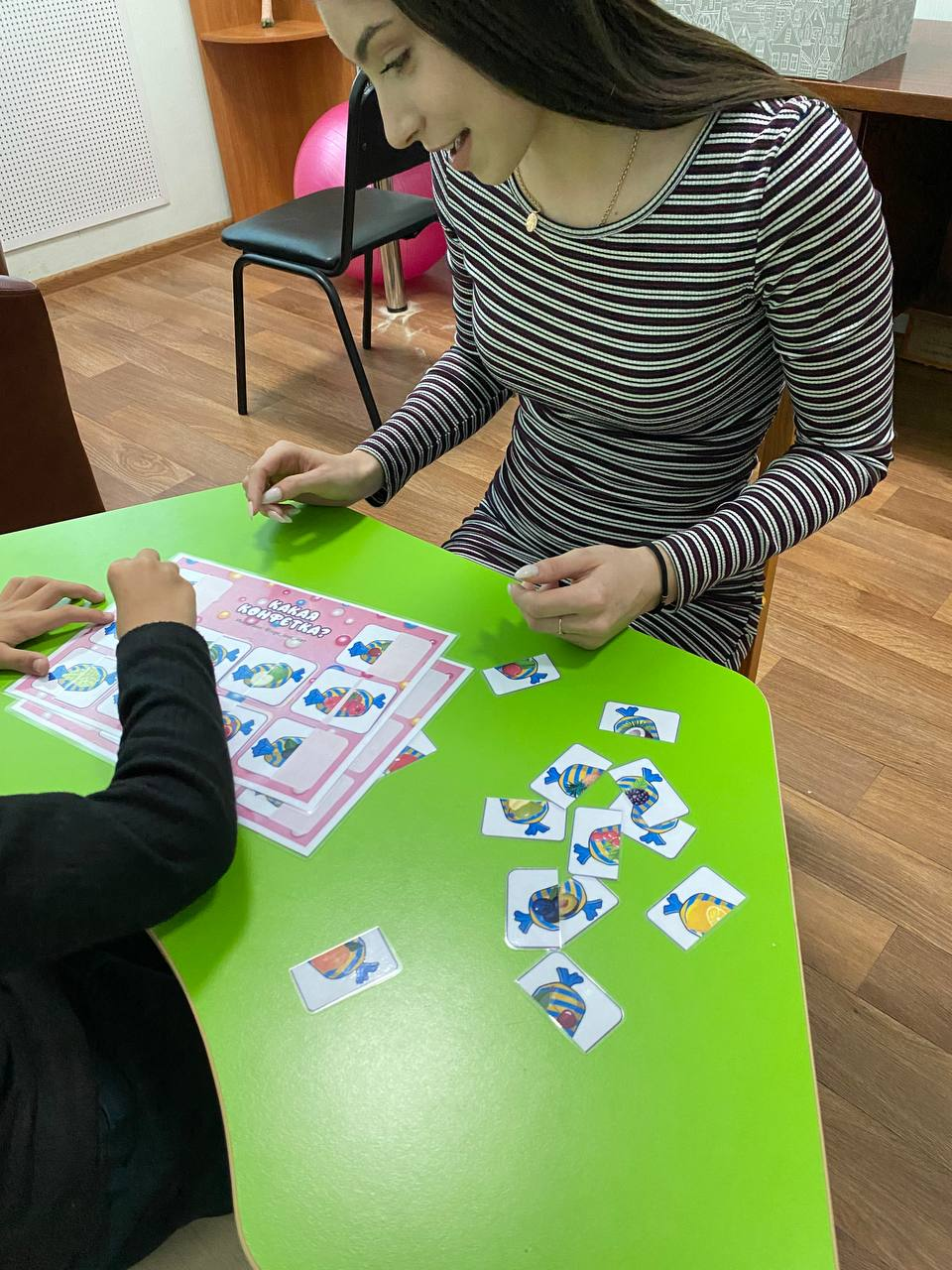 Выпускница Института педагогики ДонГУ Алина Саакова: «Я помогаю детям наладить связь с окружающим миром»
