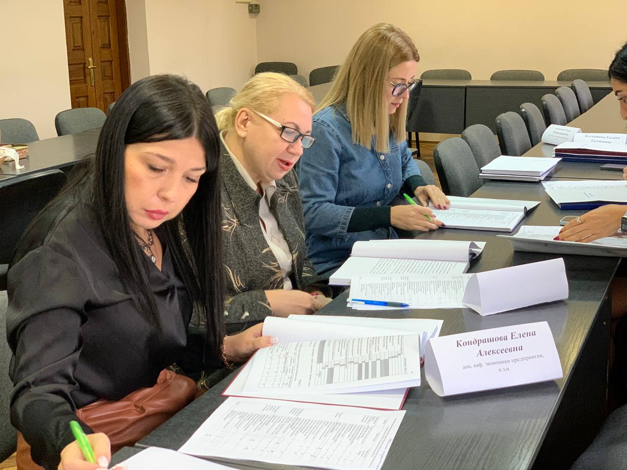 На экономическом факультете прошел Республиканский конкурс дипломных работ по специальности 38.05.01 Экономическая безопасность
