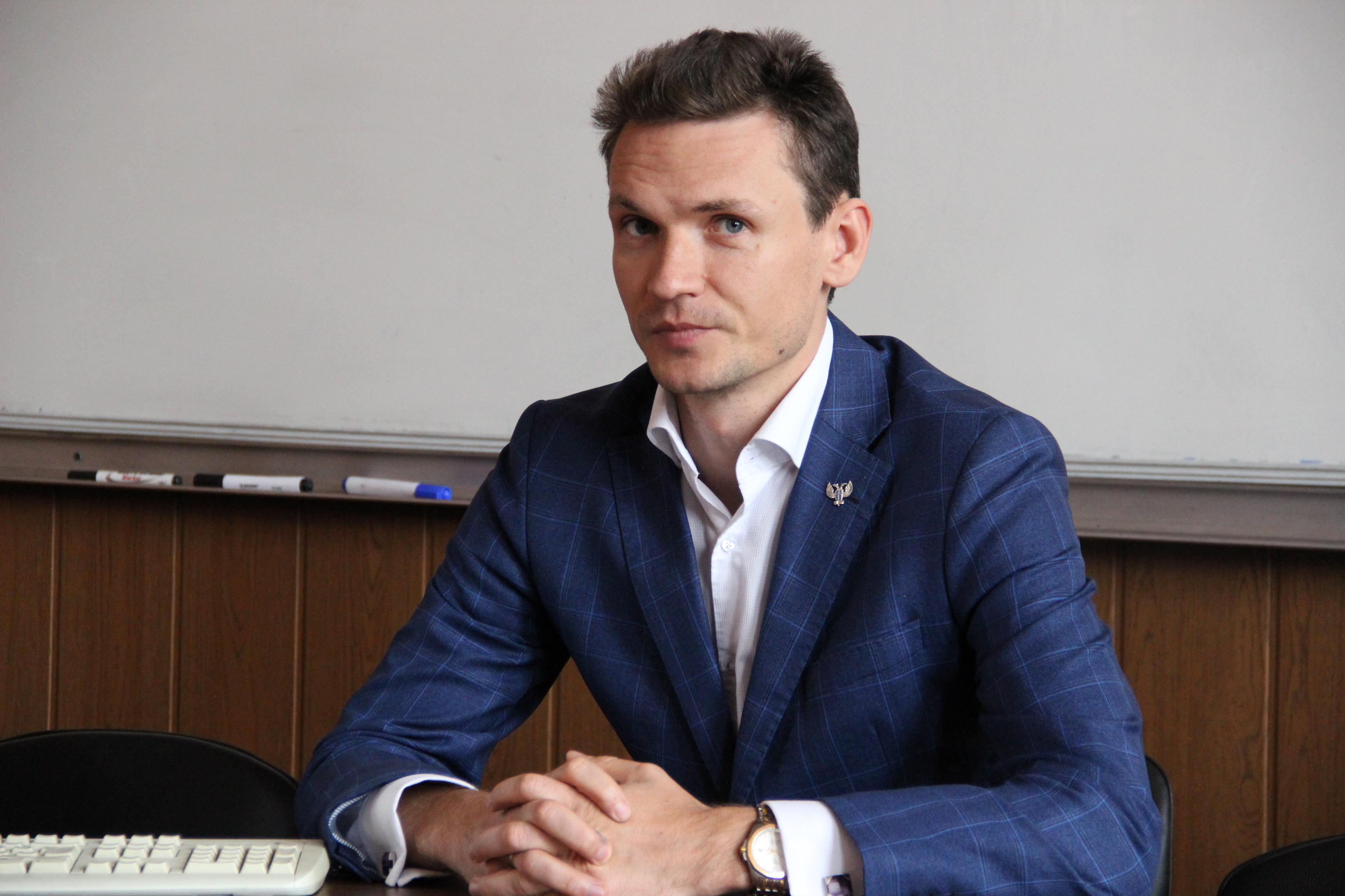 В ДонНУ прошла встреча и. о. Министра связи Донецкой Народной Республики Виктора Яценко со студентами