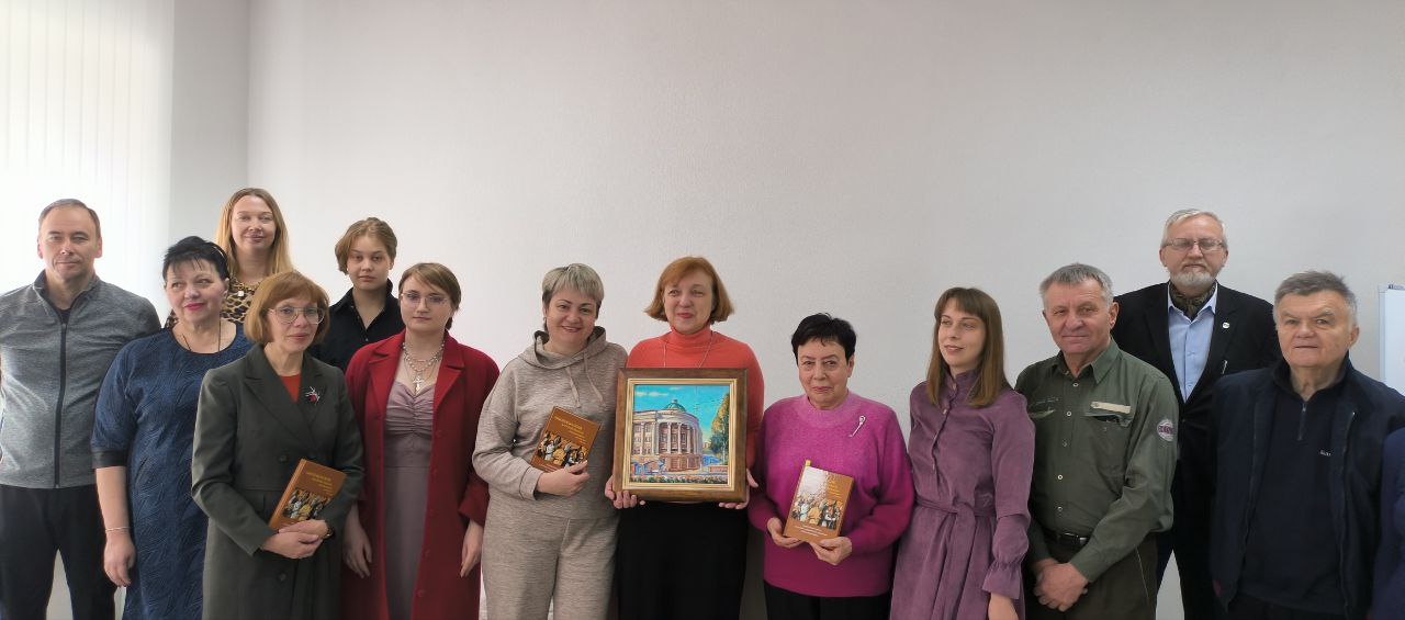 На ФИЯ прошла презентация книги переводов «Многоголосие»