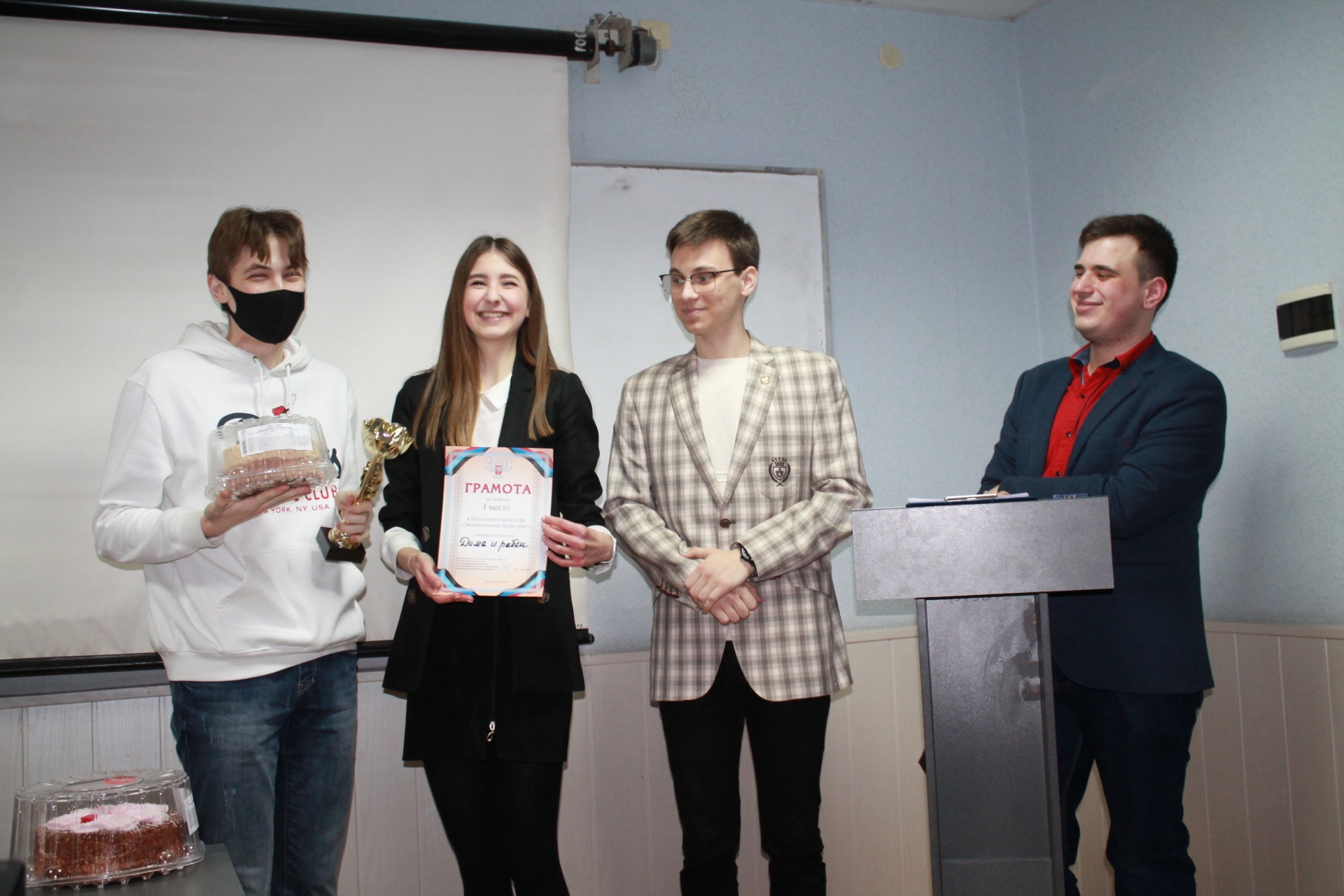 На экономическом факультете прошел студенческий брейн-ринг