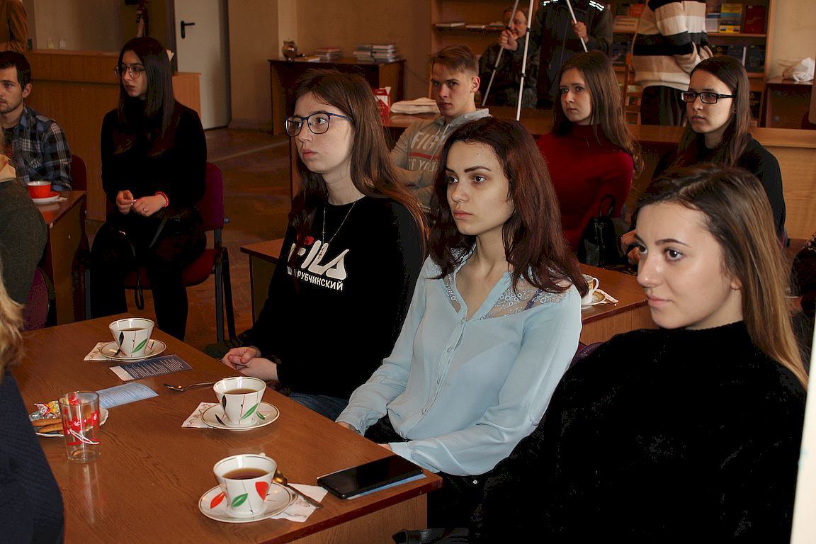 Студенты химического факультета приняли участие в проекте «Научное кафе «Имена»