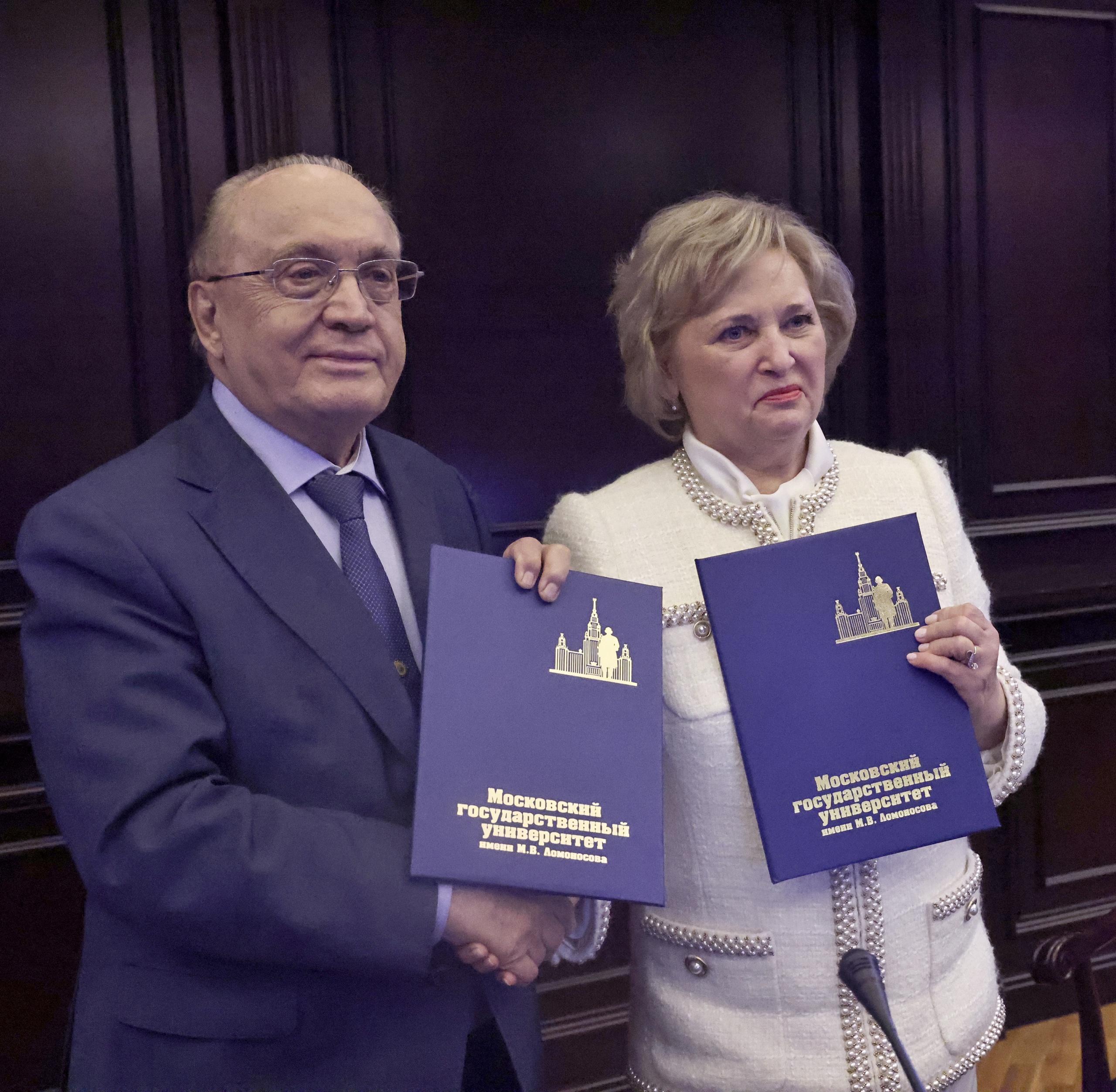 Сюжет ТК «Оплот ТВ» о подписании Соглашения о сотрудничестве между ДонНУ и МГУ имени М.В. Ломоносова
