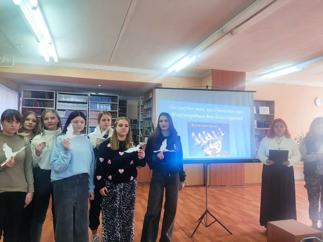 В Енакиевском техникуме экономики и менеджмента прошли мероприятия ко Дню белых журавлей