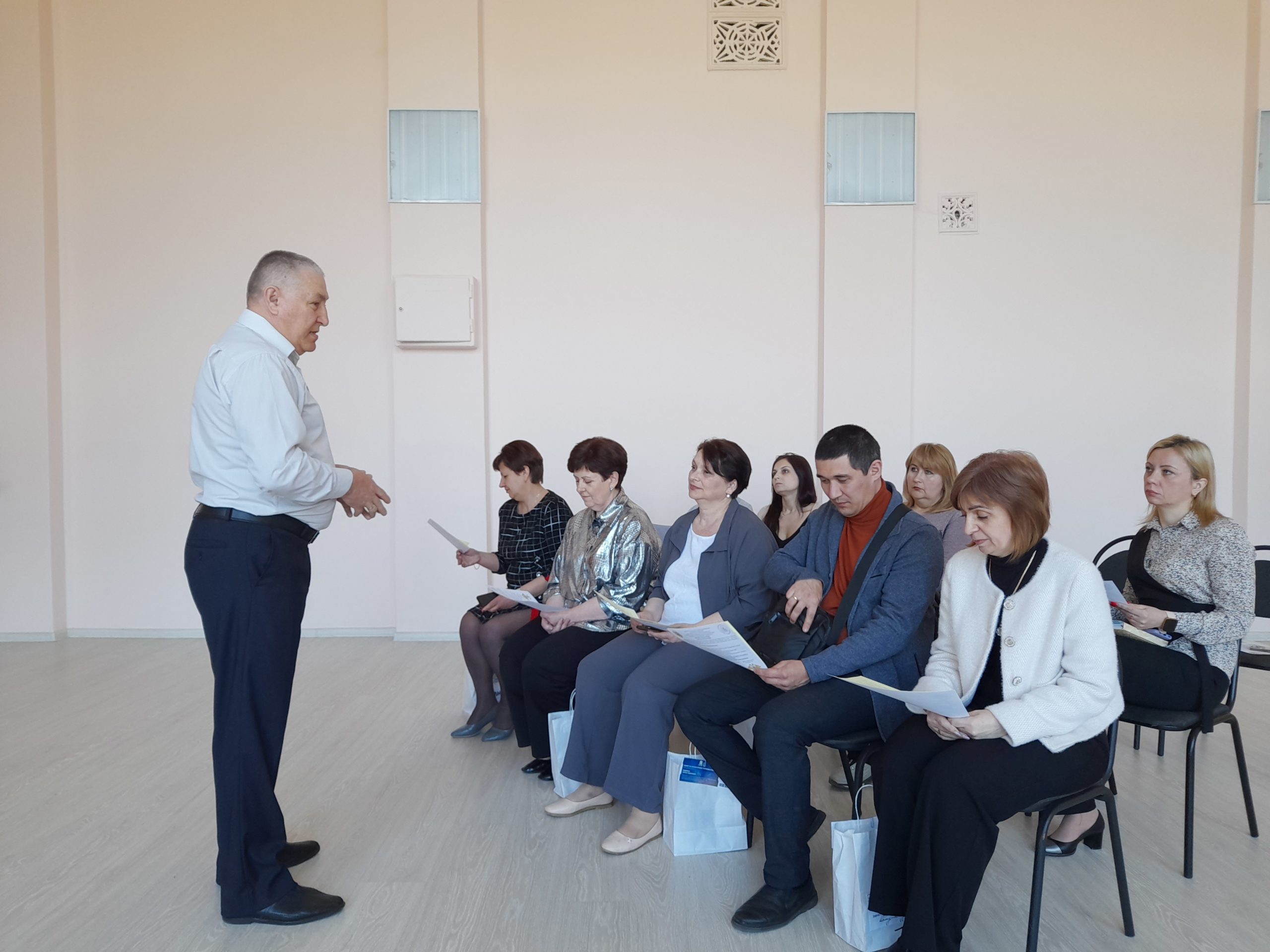 Представитель кафедры педагогики принял участие в семинаре директоров школ Ясиноватского горрайонного муниципального округа