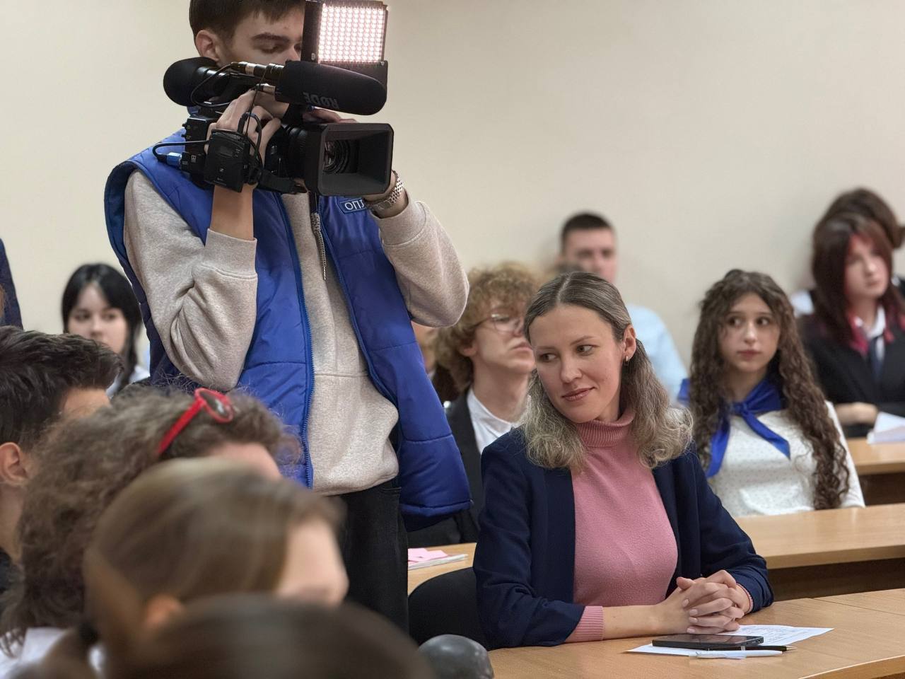 Историки ДонГУ провели мини-дебют первокурсников