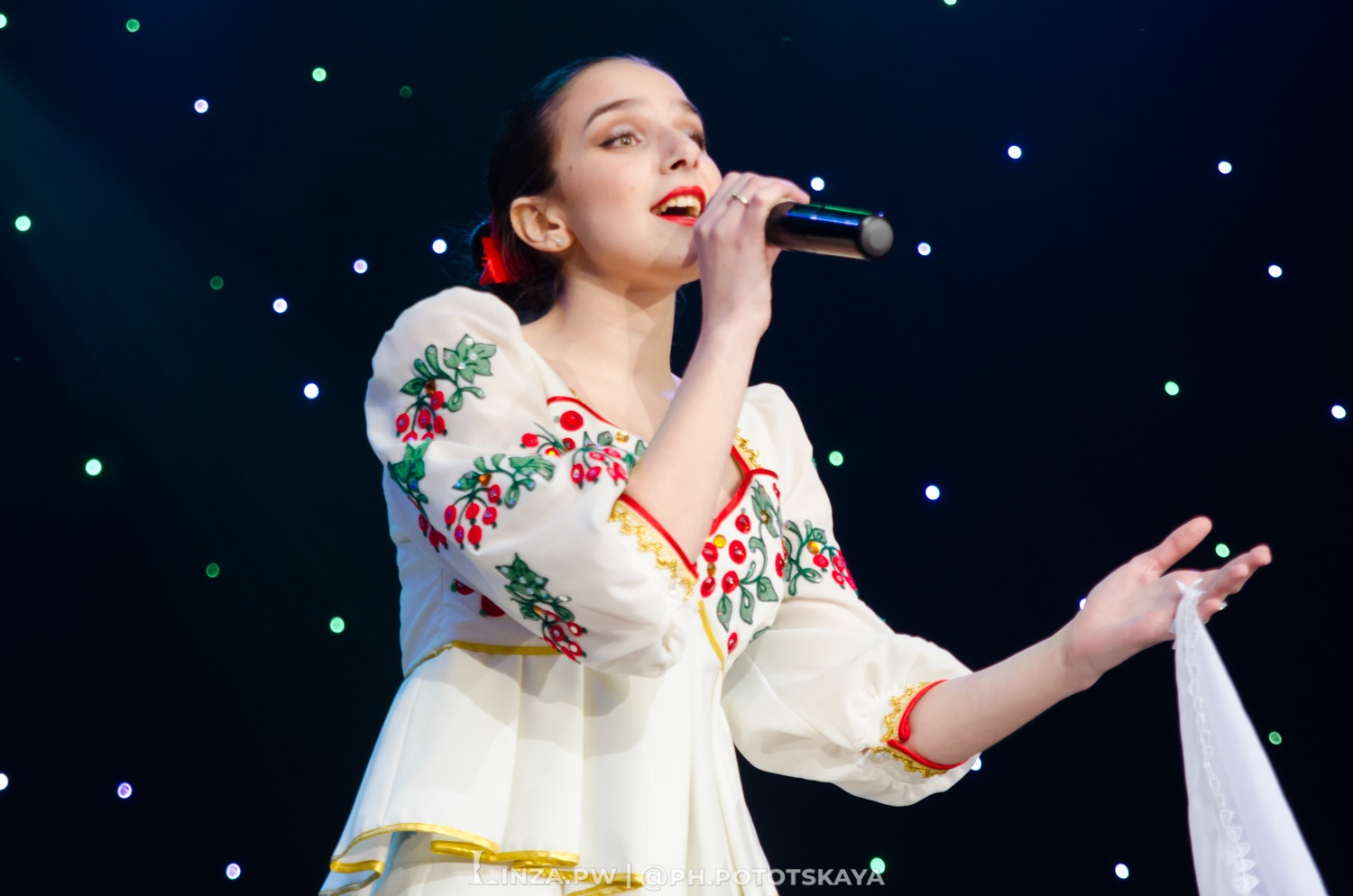 Студентка учетно-финансового факультета Лелеко Валерия одержала победу в фестивале «Студенческая весна Донбасса-2019»