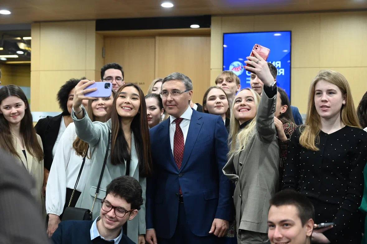 Видеосюжет студентов-журналистов о пресс-конференции Министра науки и высшего образования